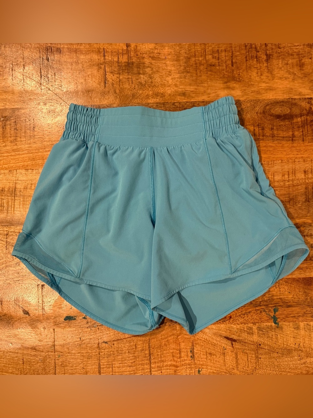 Lululemon Hotty Hot High-Rise Lined Short 4” Size 2